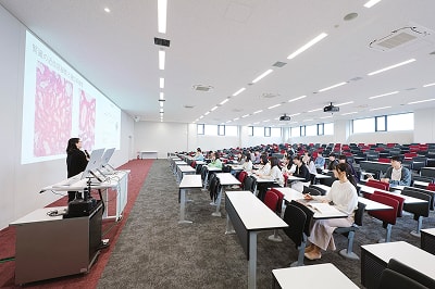 神戸薬科大学ラーニングシアター（A301）