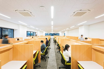 神戸薬科大学スタディスペース（自習室）
