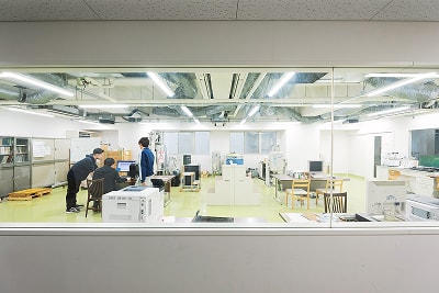 神戸薬科大学NMR室