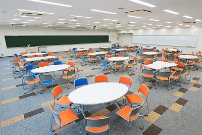 神戸薬科大学講義室